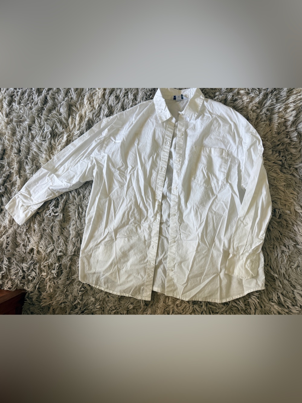 Boyfriend Fit Old Navy White Women's Button-Down Shirt.